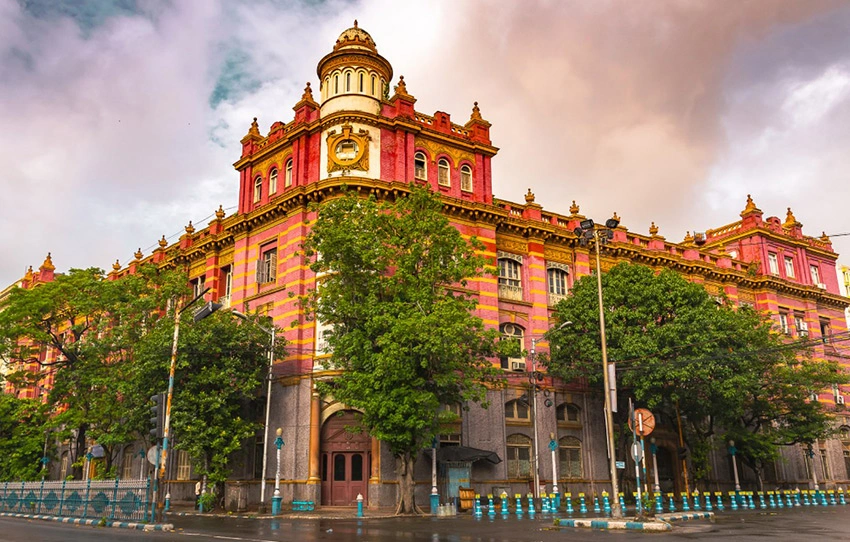 In the footsteps of the White Town Walk