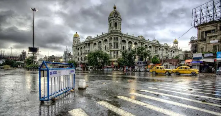 Chowringhee Buzzing in Kolkata